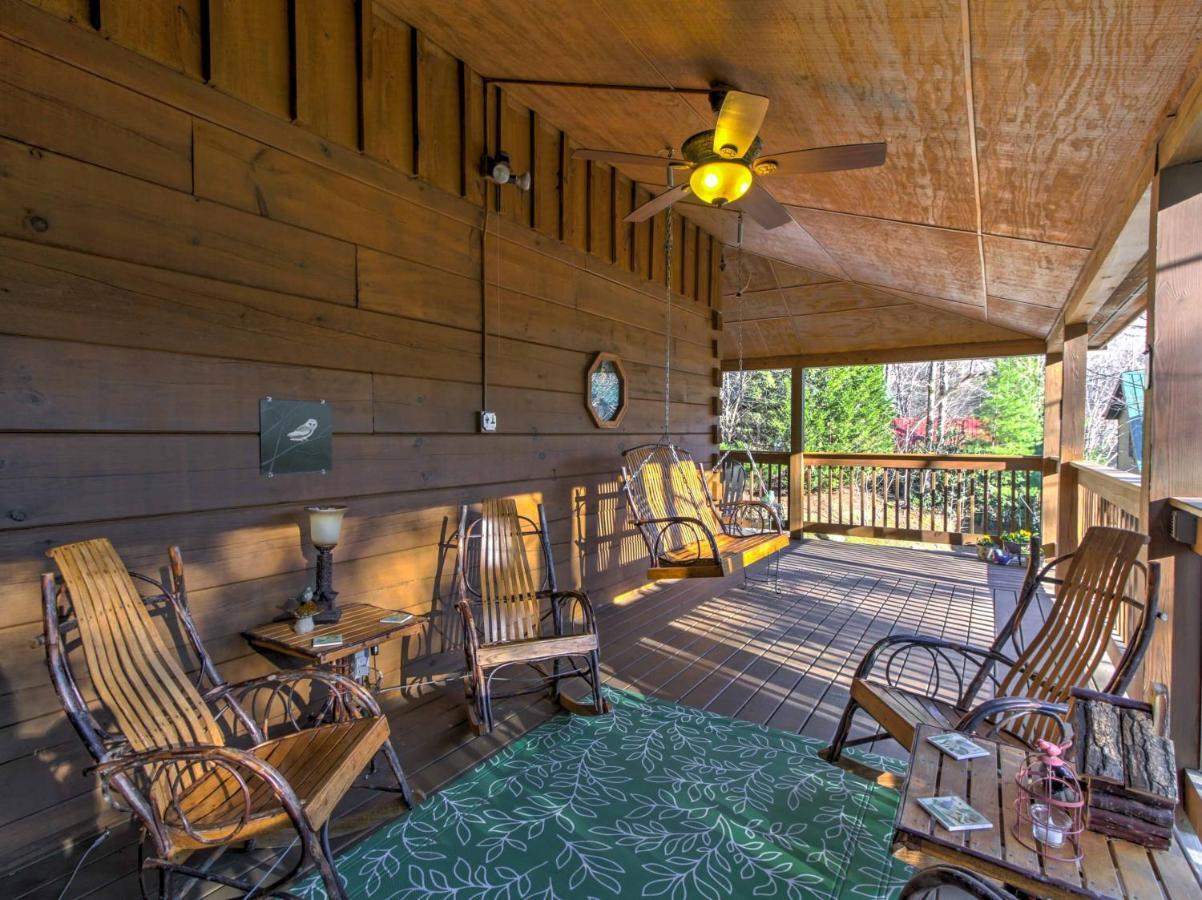 Cozy Nest Gatlinburg Cabin With Porch And Jacuzzi! Villa Kültér fotó