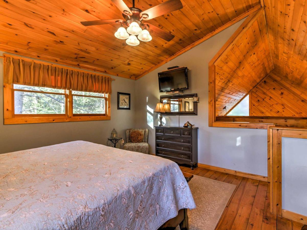 Cozy Nest Gatlinburg Cabin With Porch And Jacuzzi! Villa Kültér fotó
